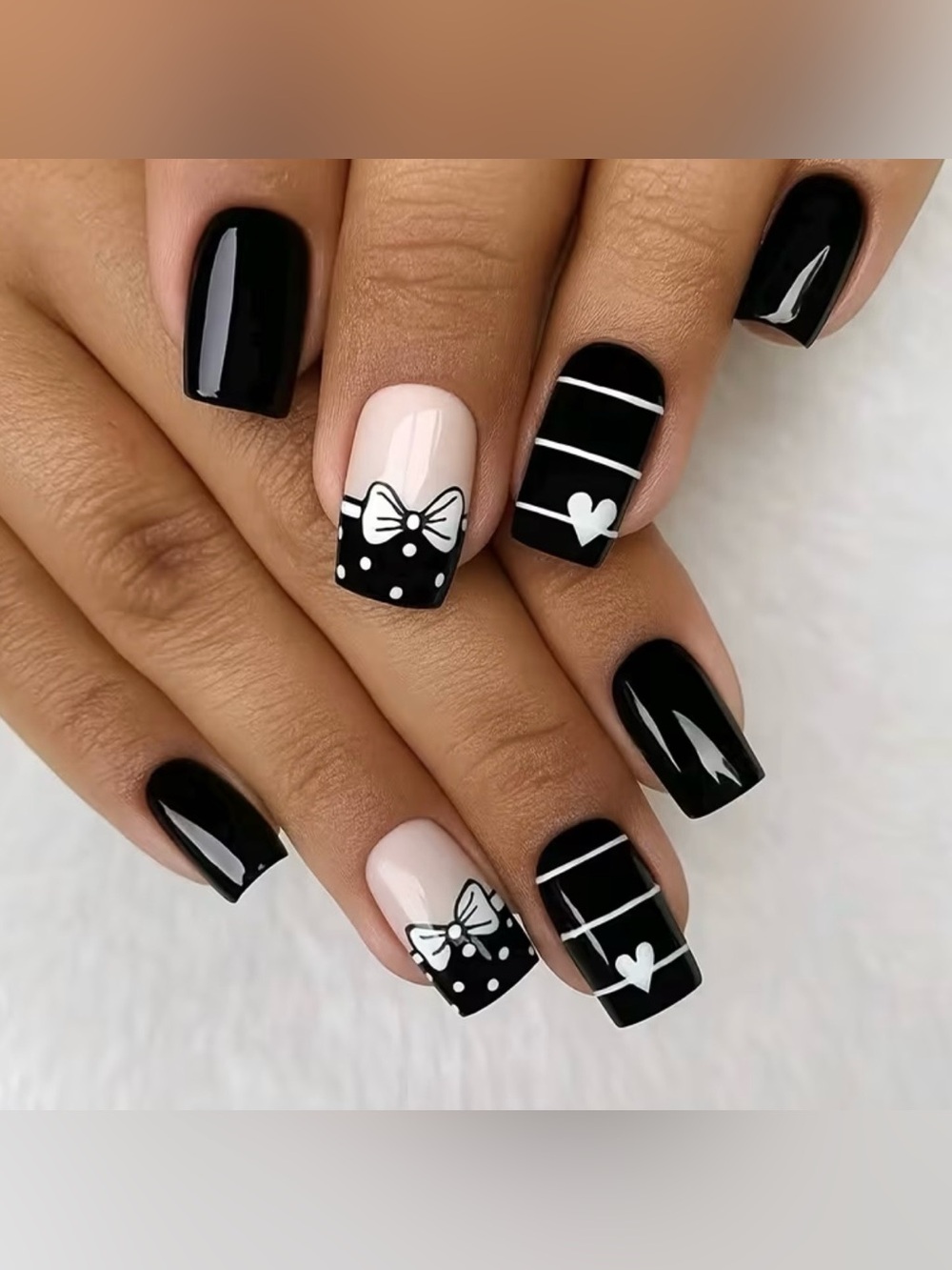 💕 24 pcs Minnie Mouse Bows & Stripes Design Short Length Square Press on Nails